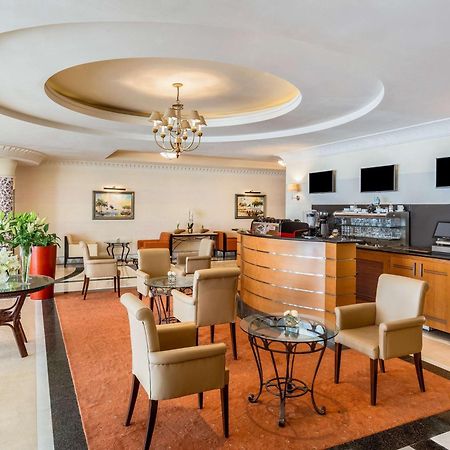 Moevenpick Hotel Доха Екстериор снимка