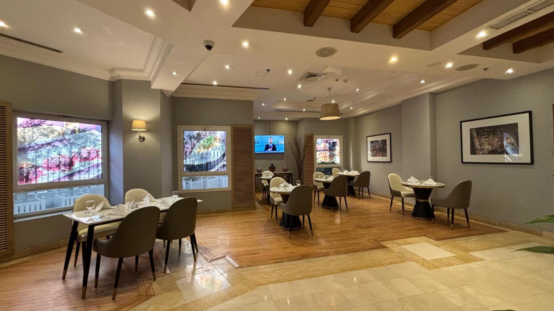 Moevenpick Hotel Доха Екстериор снимка
