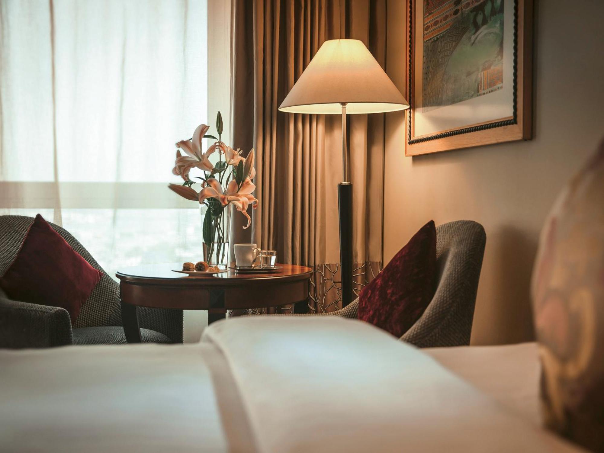 Moevenpick Hotel Доха Екстериор снимка