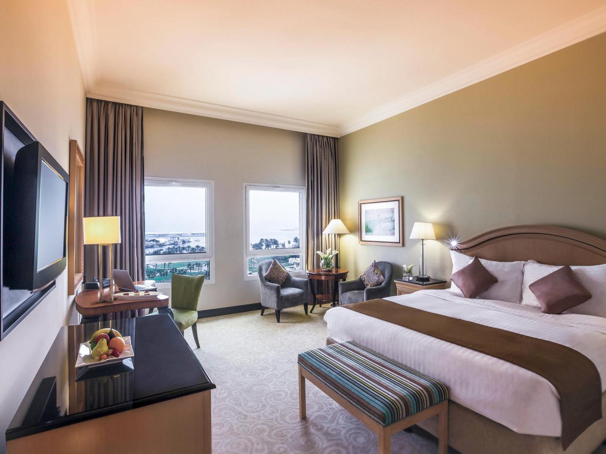 Moevenpick Hotel Доха Екстериор снимка