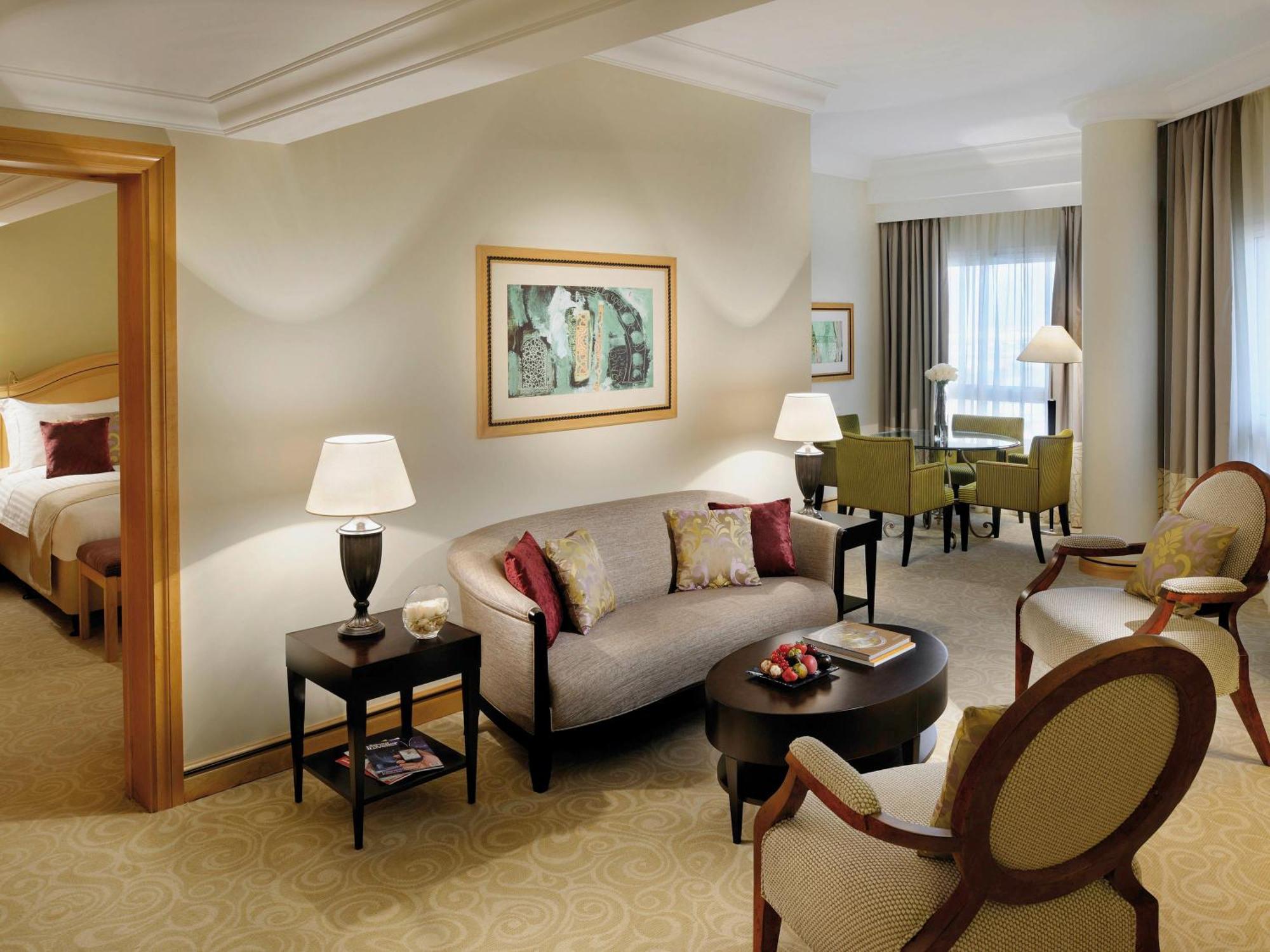 Moevenpick Hotel Доха Екстериор снимка
