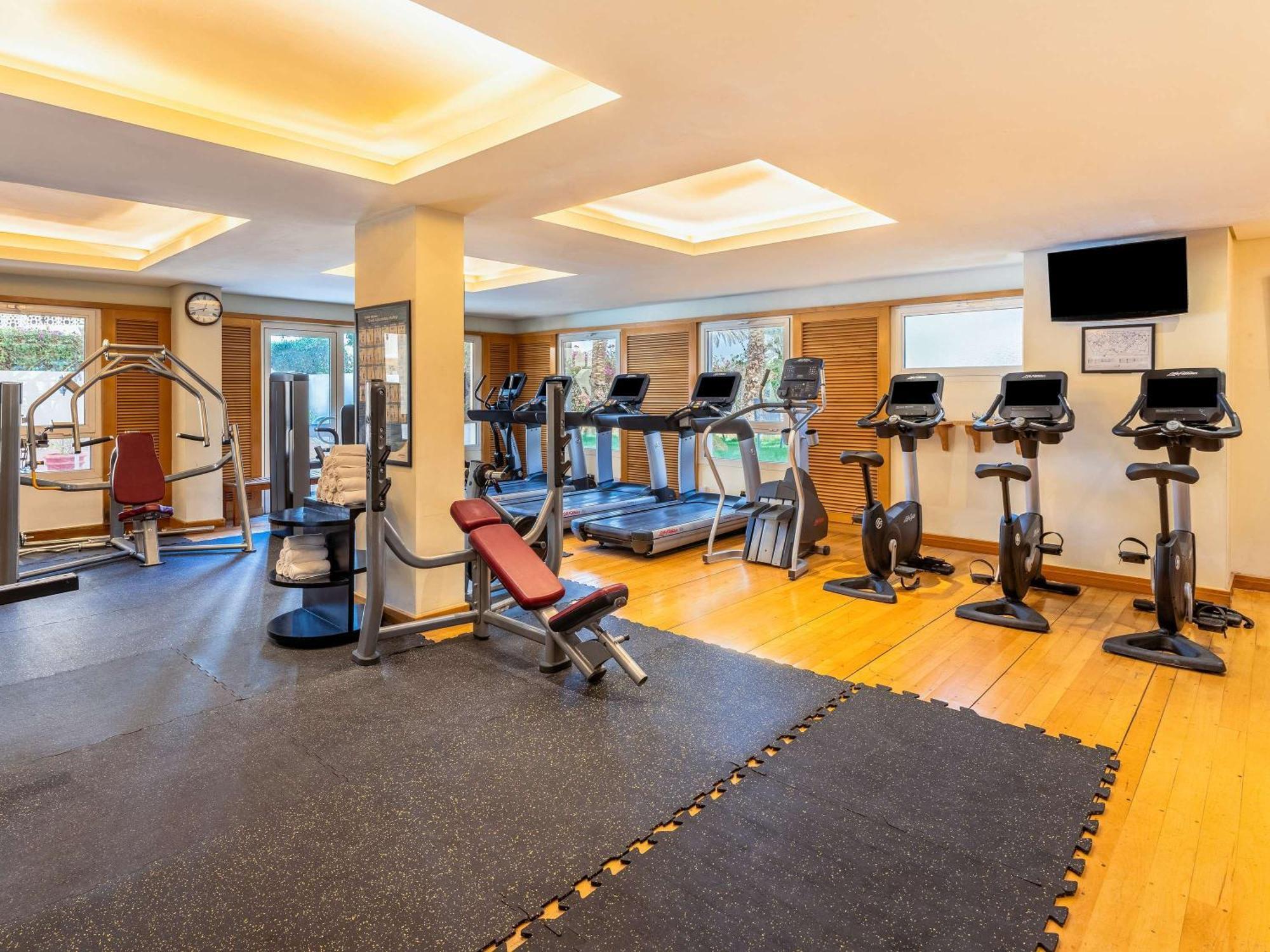 Moevenpick Hotel Доха Екстериор снимка