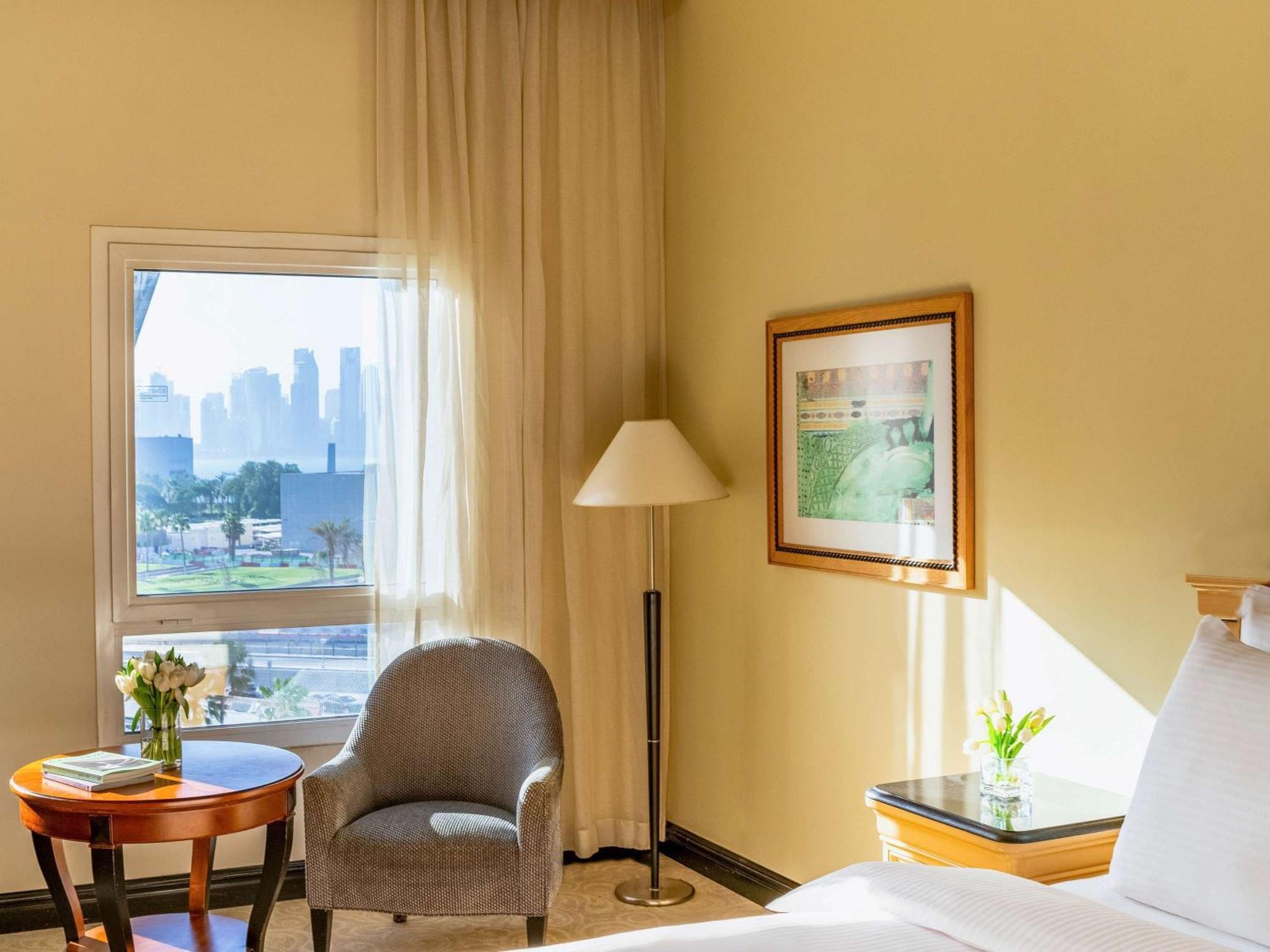 Moevenpick Hotel Доха Екстериор снимка