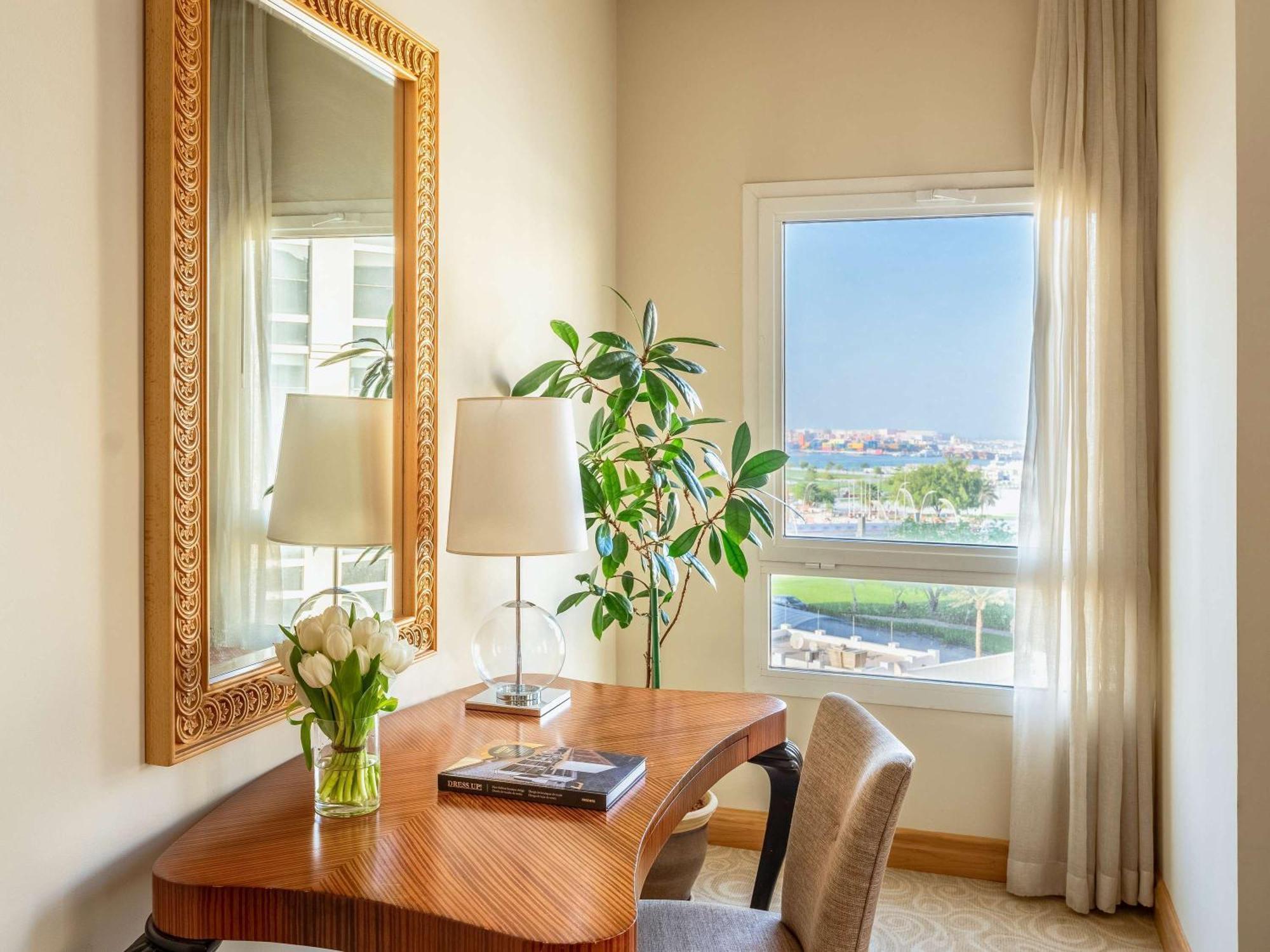 Moevenpick Hotel Доха Екстериор снимка