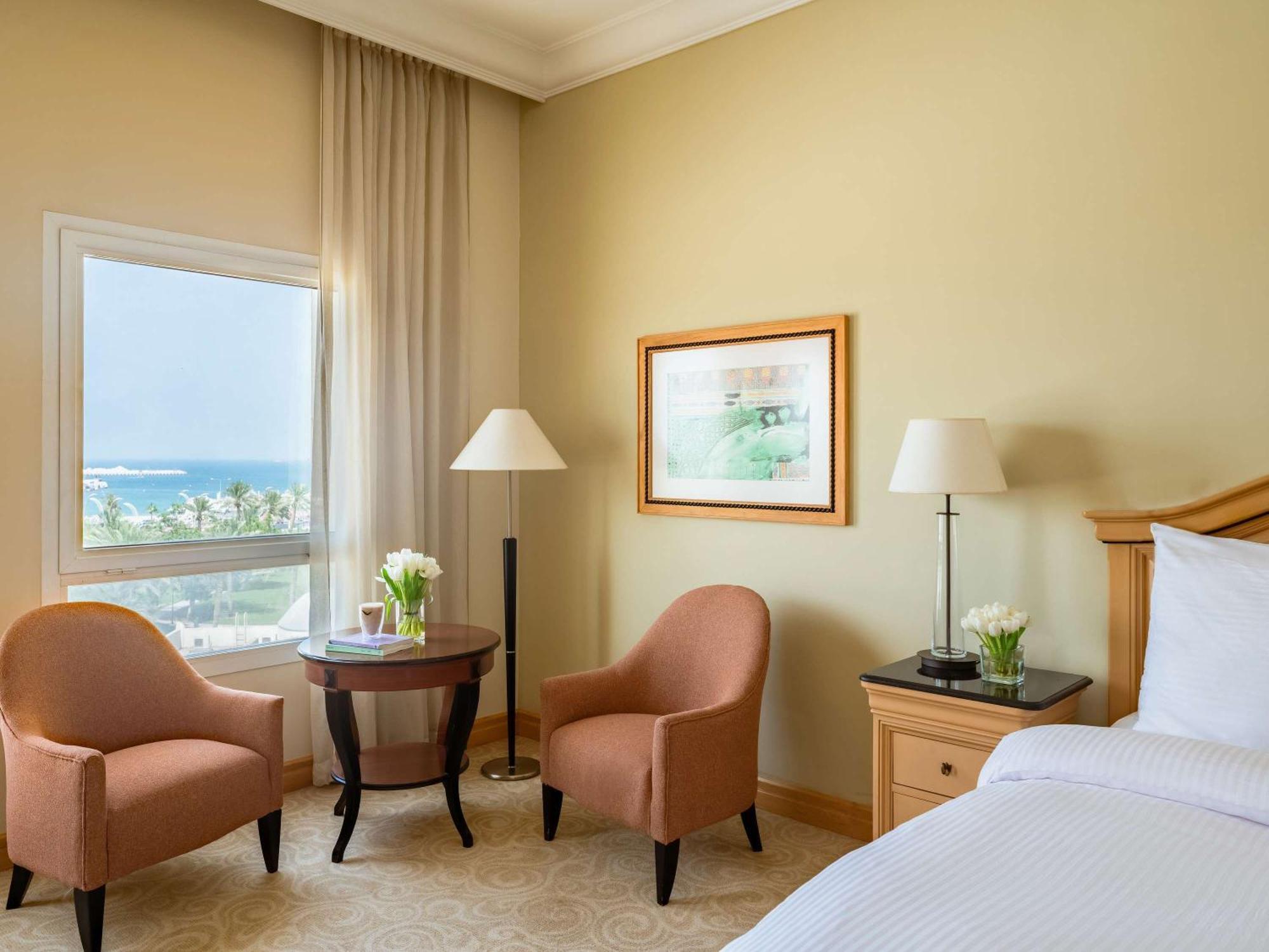 Moevenpick Hotel Доха Екстериор снимка