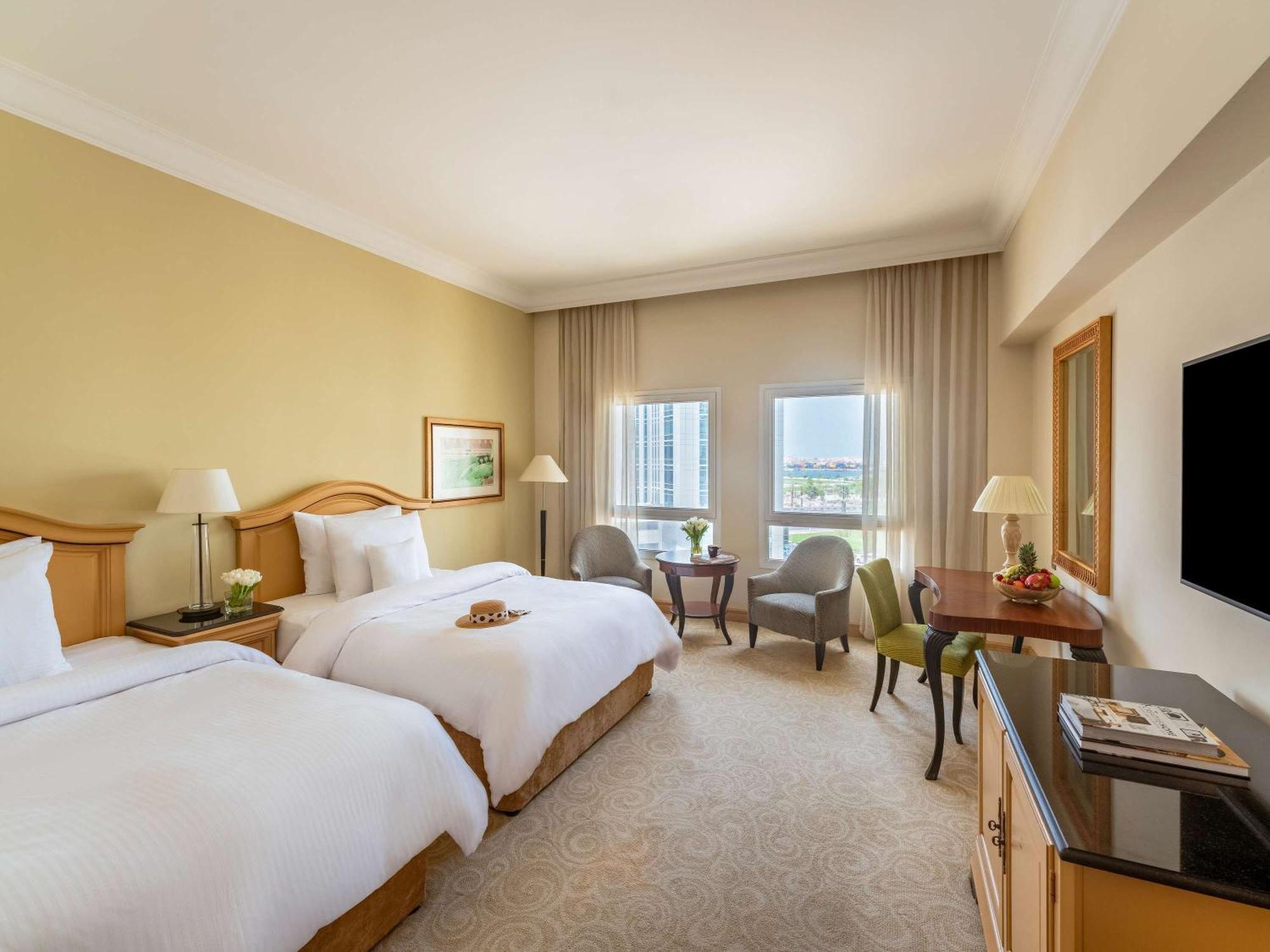 Moevenpick Hotel Доха Екстериор снимка