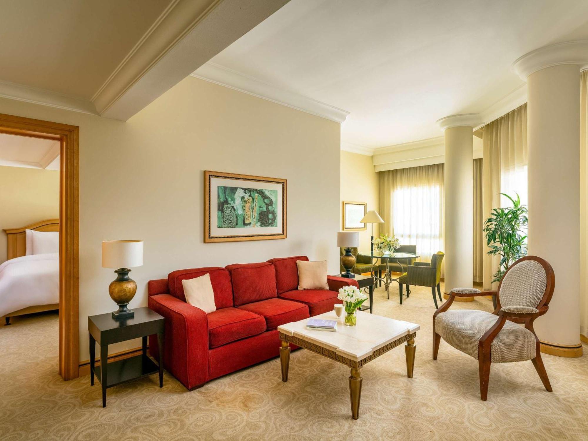 Moevenpick Hotel Доха Екстериор снимка